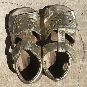 Kid’s gold sandals